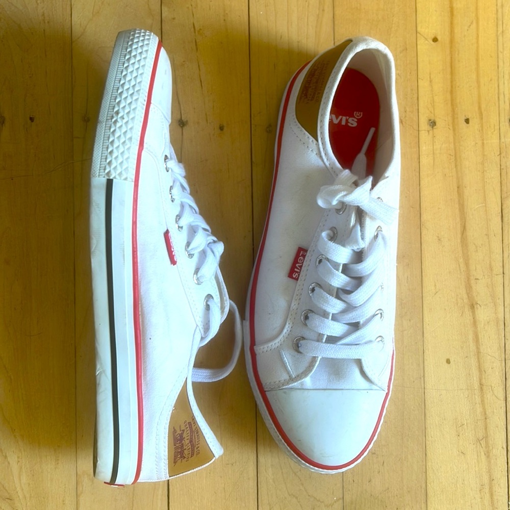 Levi converse - Picture 3 of 3